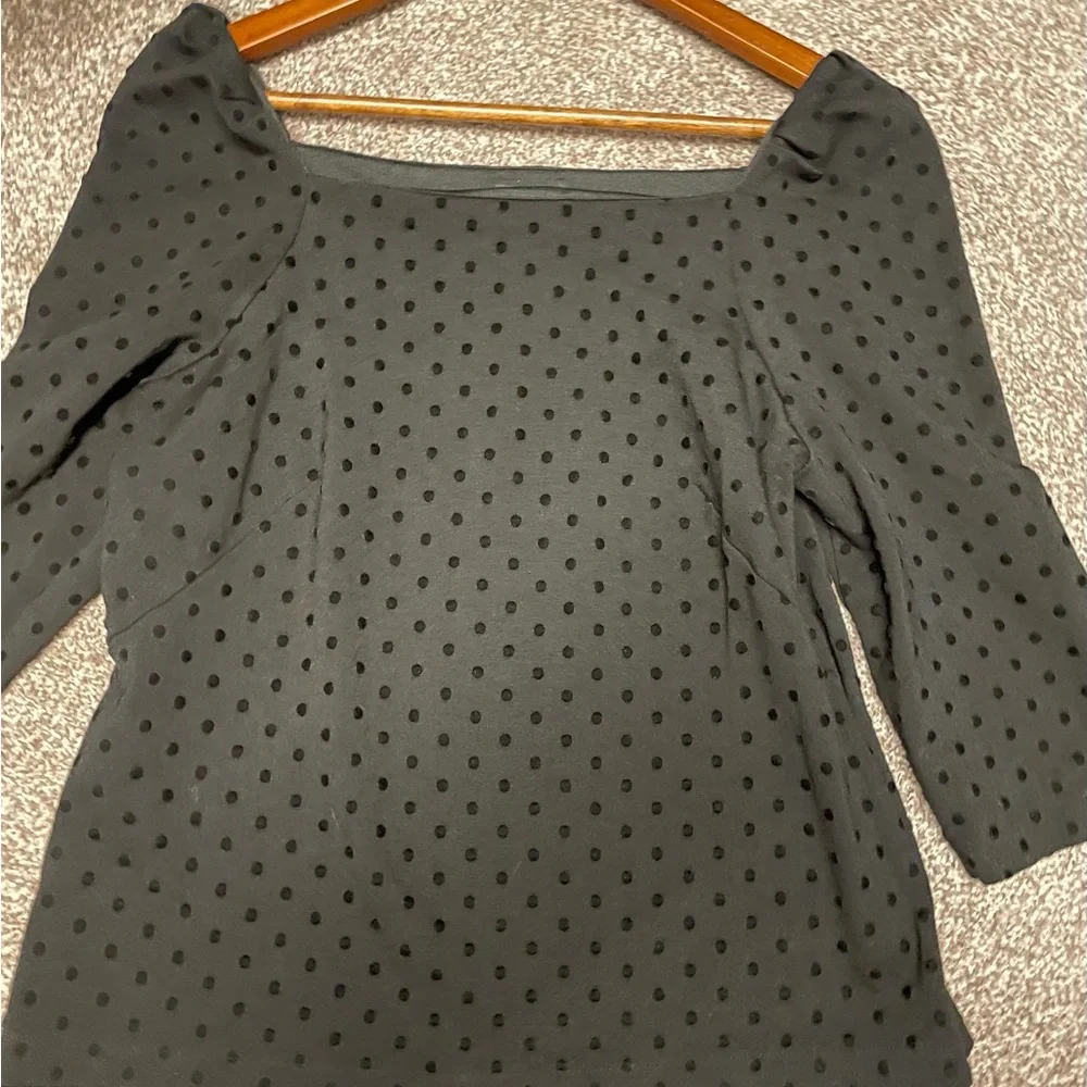 Ann Taylor Black Swiss Dot Boatneck Blouse Gathered Shoulder & 3/4 Sleeve Sz M - Picture 8 of 12
